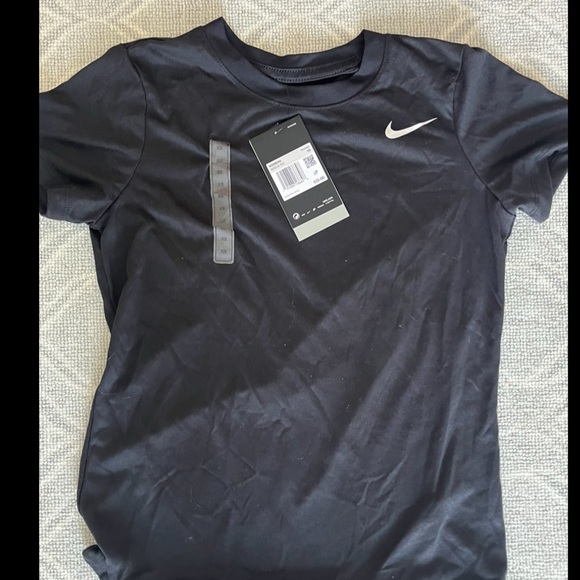 Nike Athletic Shirt - Picture 1 of 3